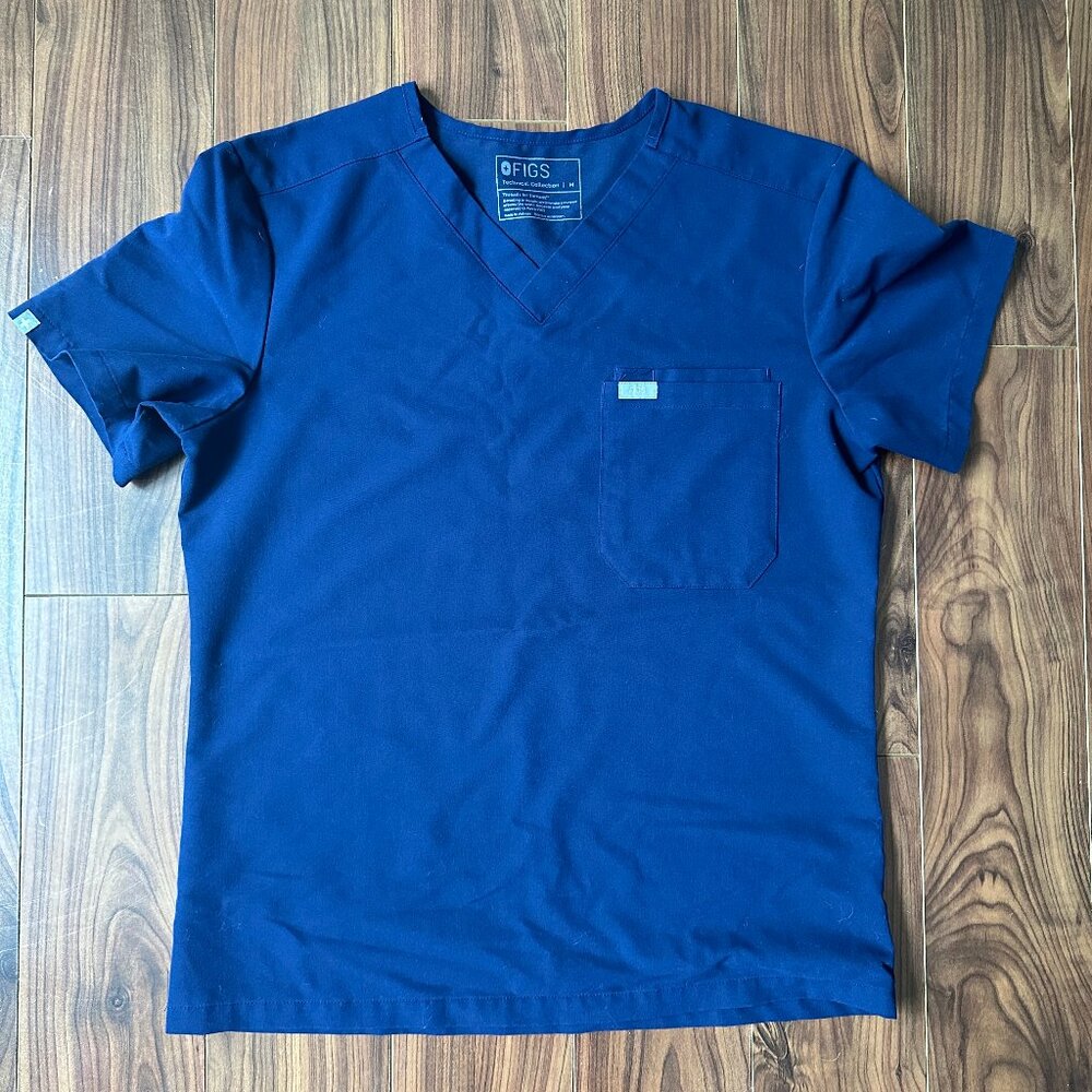 Figs Mens Navy Blue Leon Classic Three-Pocket Scrub Top